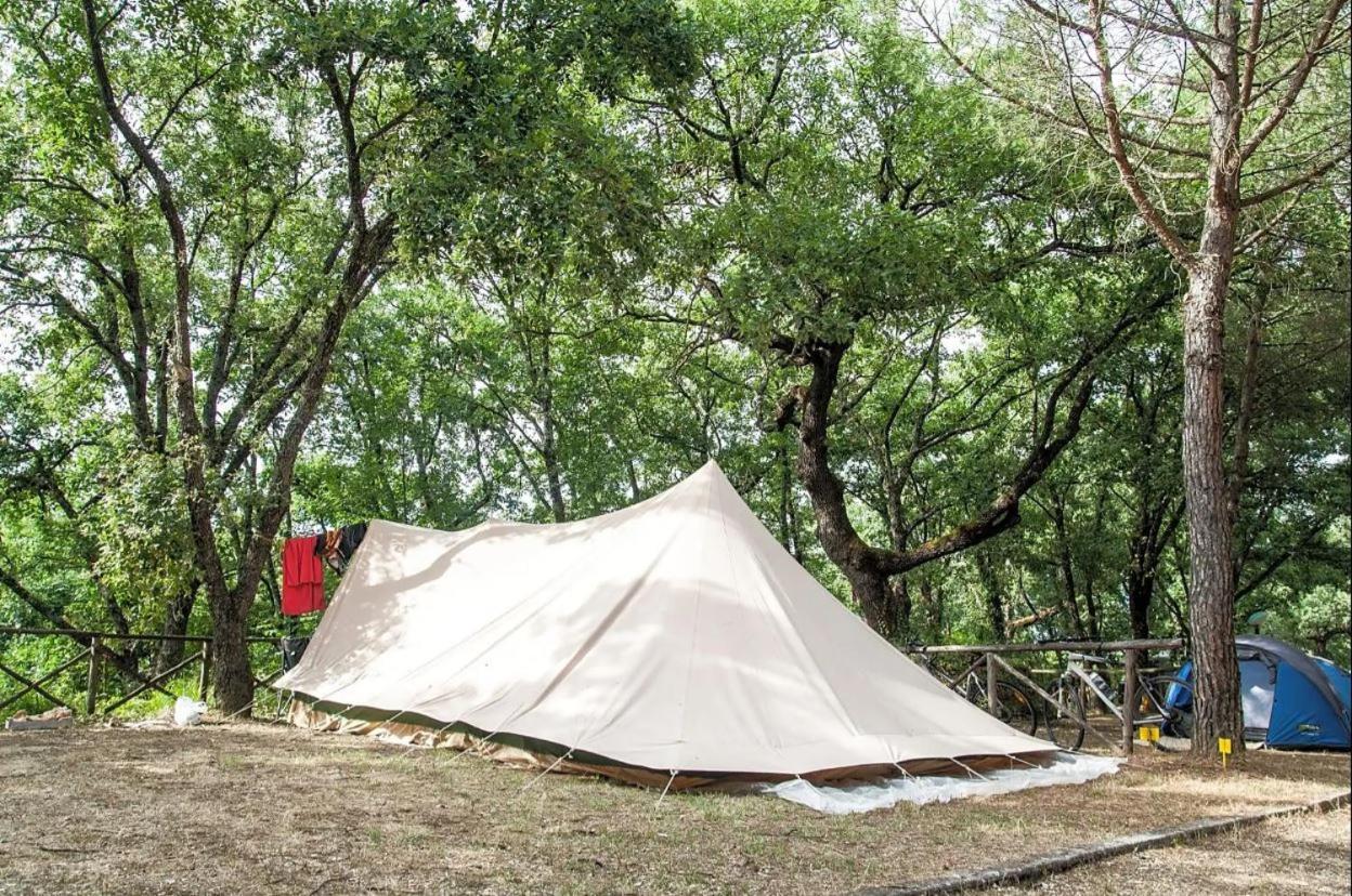 Cerquestra Camping Village Monte del Lago Zewnętrze zdjęcie