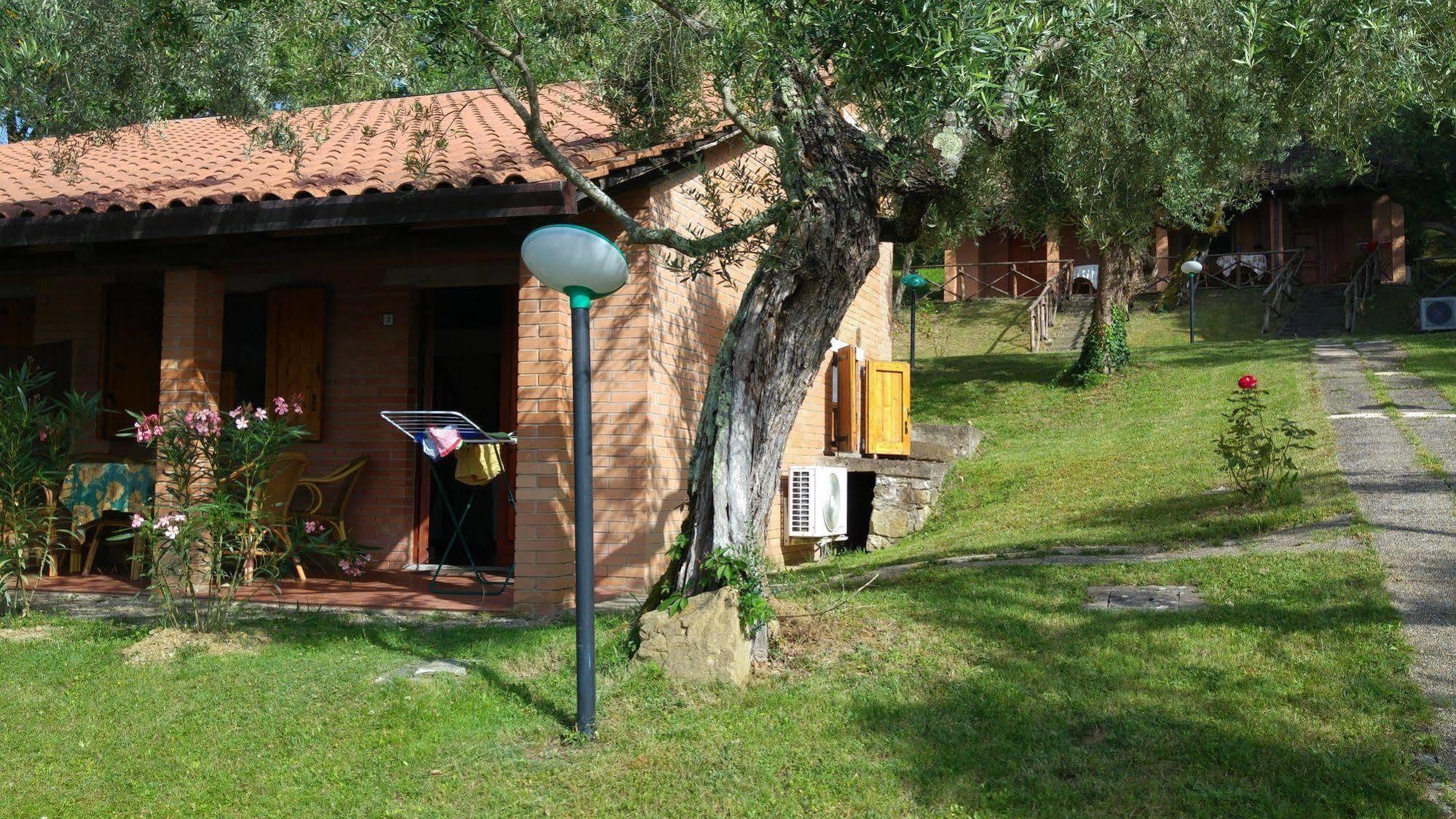 Cerquestra Camping Village Monte del Lago Zewnętrze zdjęcie