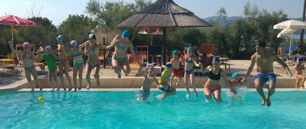 Cerquestra Camping Village Monte del Lago Zewnętrze zdjęcie