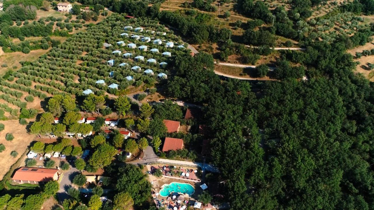 Cerquestra Camping Village Monte del Lago Zewnętrze zdjęcie